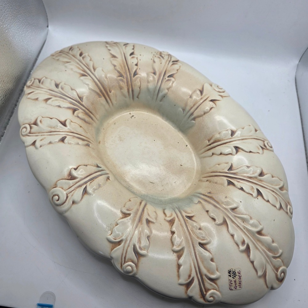 Vintage Royal Haeger USA Large Acanthus Leaf Pottery Centerpiece Bowl Cream